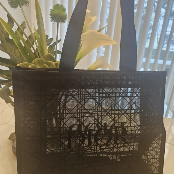 Dior Elegant Black Mesh Tote - Gift With Purchase - Picture 1 of 3